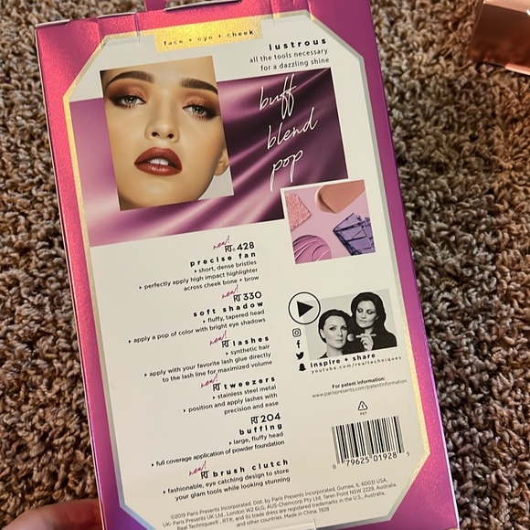 Real Techniques Brush Sets - set of three - new in box - Picture 3 of 7